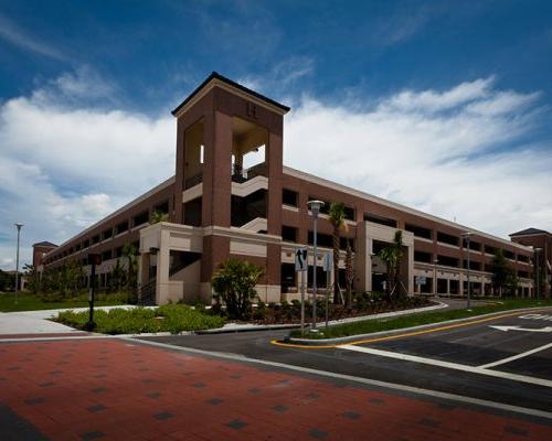 Exterior of UCF Parking Garage